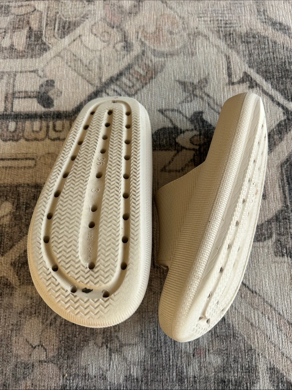 Cream Slide Sandals - Neutral